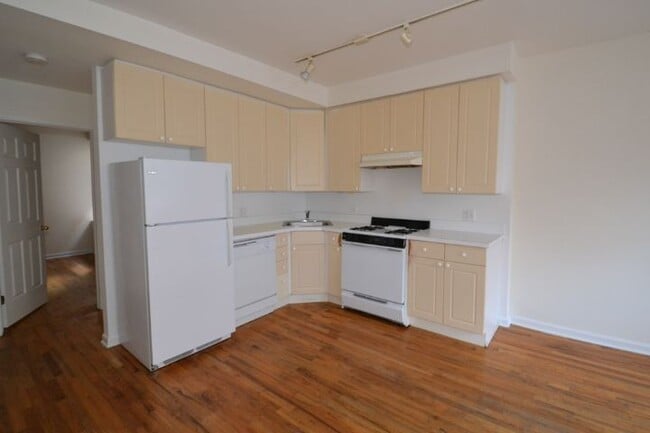 Photo - 922 W Dakin St Unidad 104