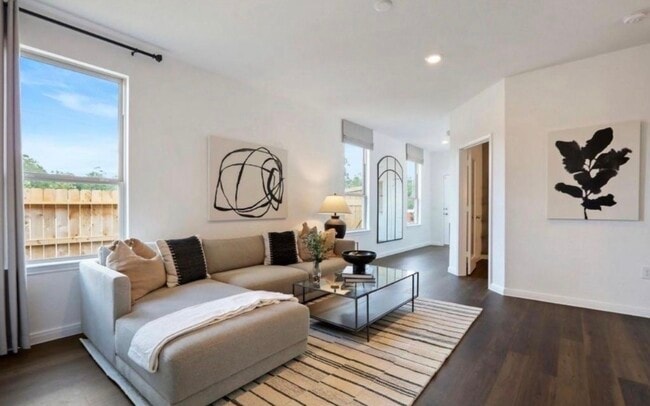 Photo - 309 Maple Bark Trl