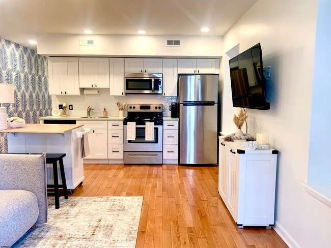 Photo - 9706 Ventnor Ave Unidad A