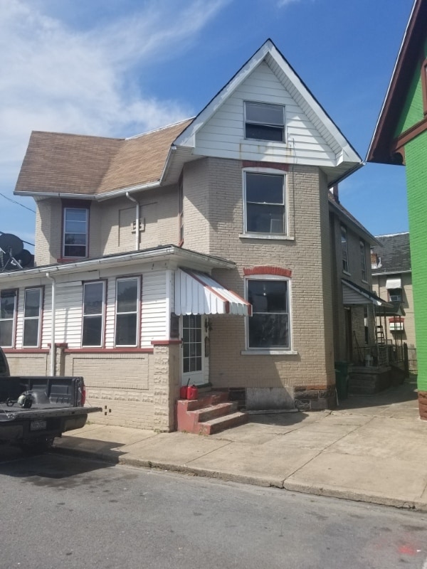 Building Photo - 229 S 3rd St Rental