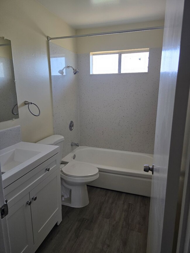 Photo - Rockingham Apartments
