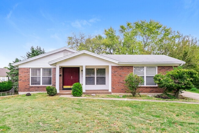 Building Photo - 3319 Tom Sawyer Dr