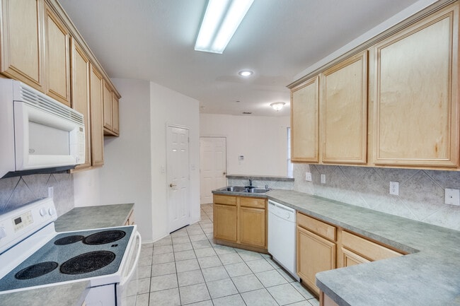 Photo - 7245 Rembrandt Dr