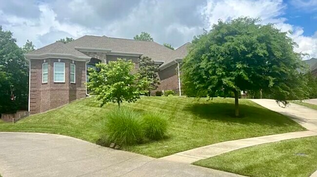 Photo - 901 Glendower Ct