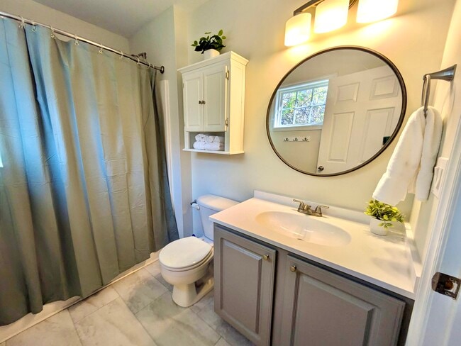 Photo - 1717 W Lakewood Ave