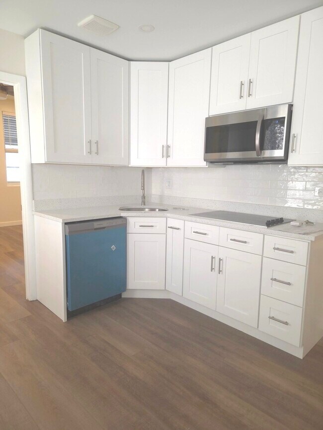 Photo - 607 N Wells St
