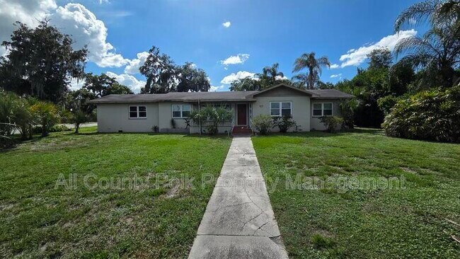 Photo - 925 Sikes Blvd