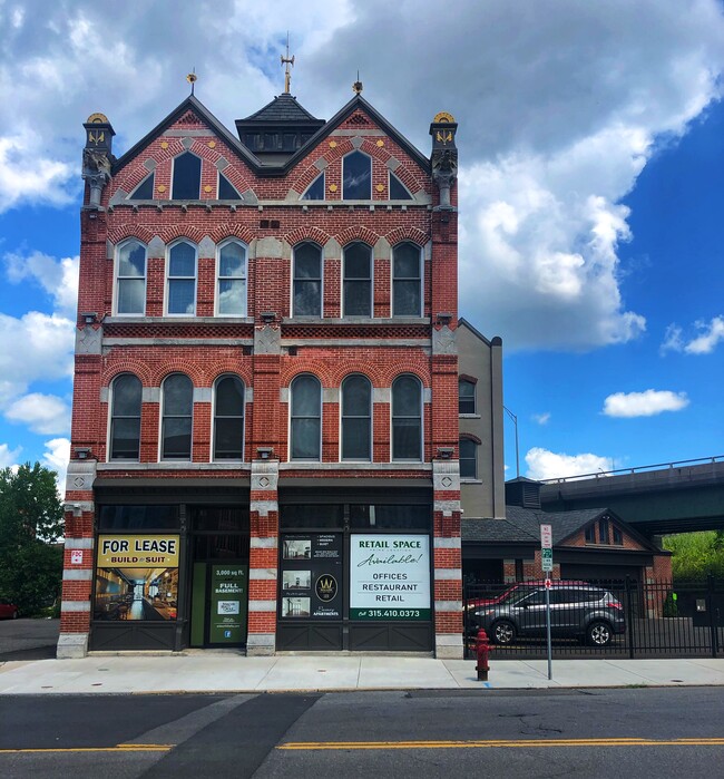 Front - 123 E Willow St Unit 301
