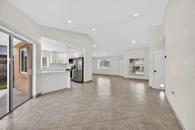 Photo - 1329 SW 151st Way