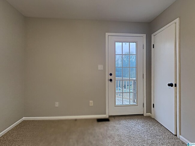 Photo - 105 Spring Glade Cir