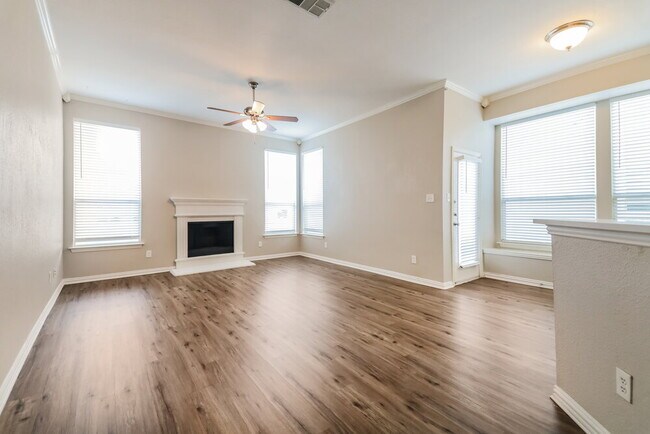 Photo - 1042 Devonshire Dr