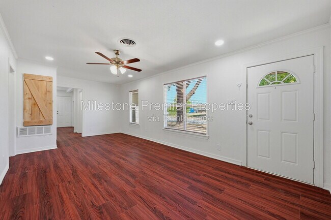 Photo - 13 MacArthur Dr