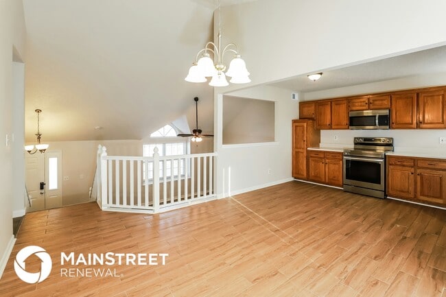 Photo - 820 NW Rosaceae Dr