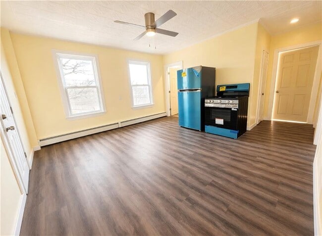 Photo - 495 Broad St Unit 2