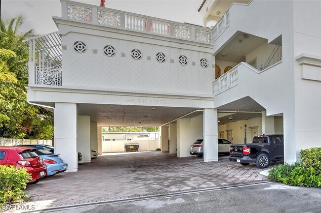 Building Photo - 555 5th Ave S Unit PH-1 Rental