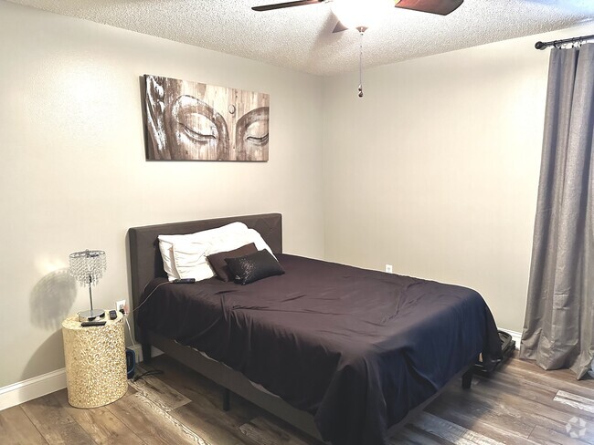 Building Photo - 2047 Cassingham Cir Rental