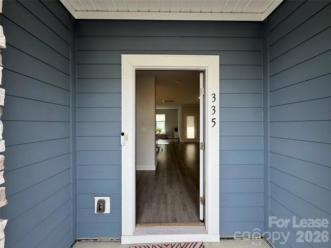 Photo - 335 Ladybird Ln