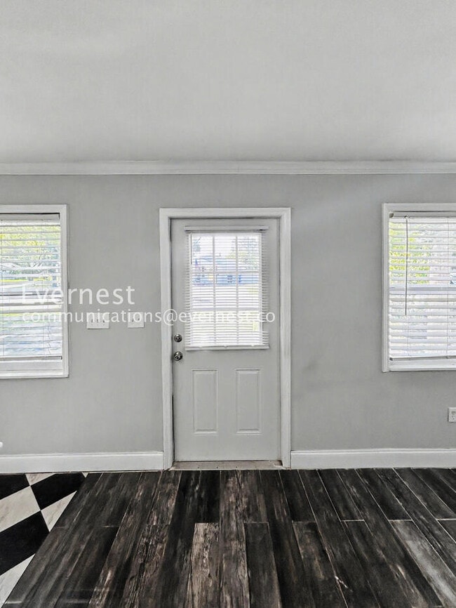 Photo - 1885 Shore Acres Blvd NE