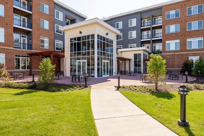 Icon Riverwalk 55+ Active Adult Apartment Homes