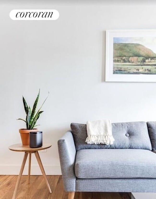 Photo - 595 Baltic St