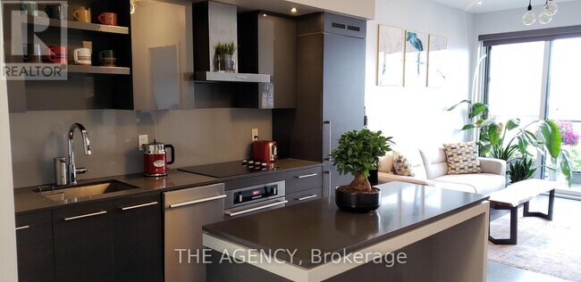 Photo - 1030 King St W Unit 1005