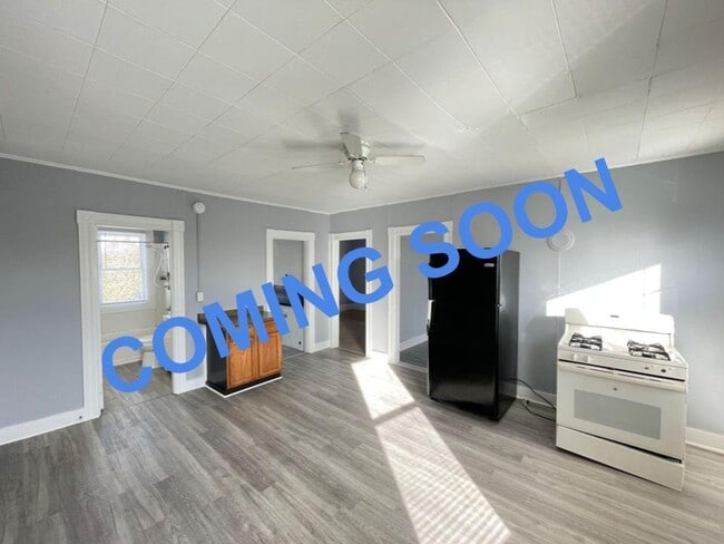 Building Photo - 301 Amory St Unit 3