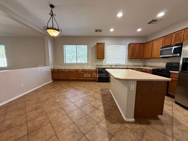 Photo - 1315 E Walnut Rd