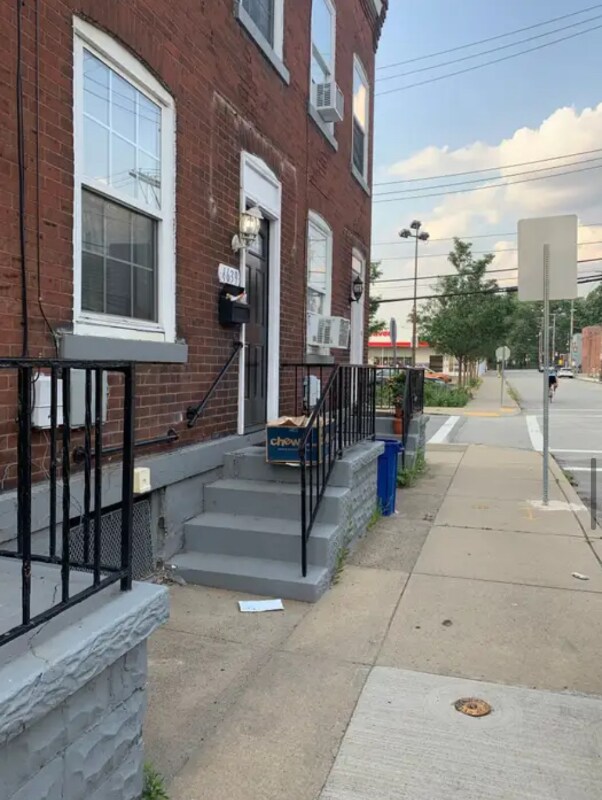 Building Photo - 4637 Plummer St