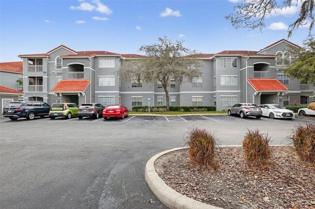 Building Photo - 18001 Richmond Pl Dr Unit 332