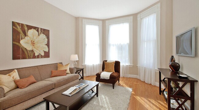 Building Photo - 332 6th Ave