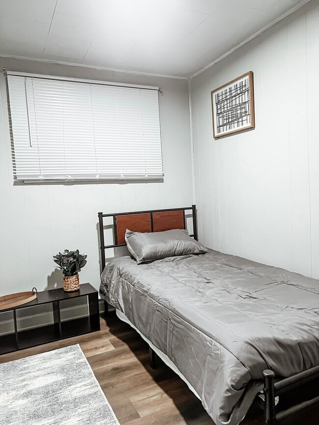 Photo - 2244 Park St