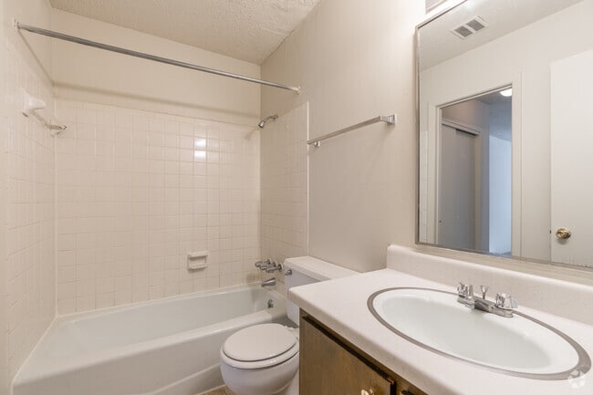 3BR, 2BA - 1405SF