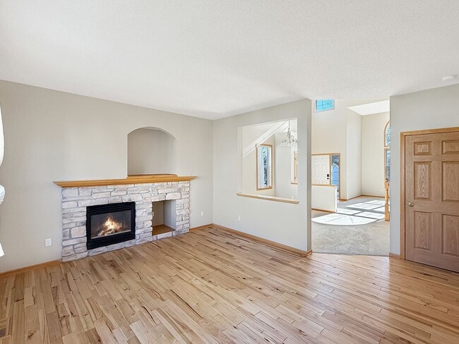 Photo - 4885 Merrimac Lane North