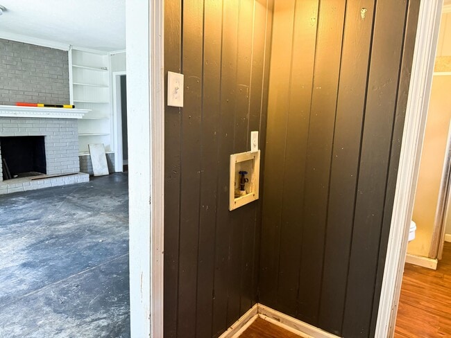 Photo - 1027 Waring Rd