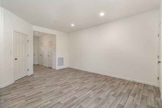 Photo - 7864 Oak Brook Dr