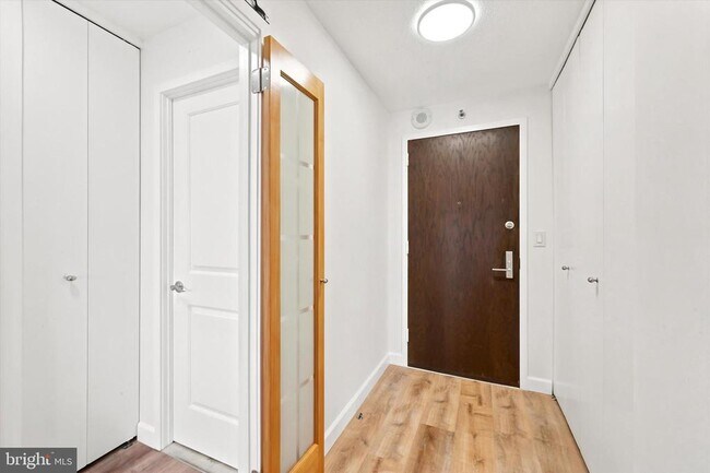Photo - 2018 Walnut St Unit 23J