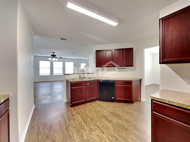 Photo - 16823 Accolade Way