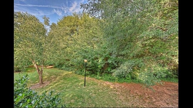 Building Photo - 3300 Selwyn Farms La Unit 6