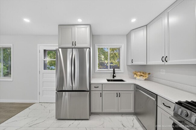 Photo - 2211 Birchwood Pkwy