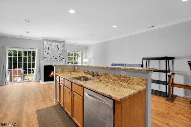 8 Allister Ct