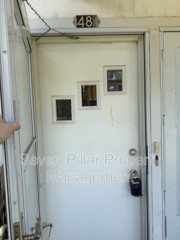 Building Photo - 48 1/2 S Ogden Ave Rental
