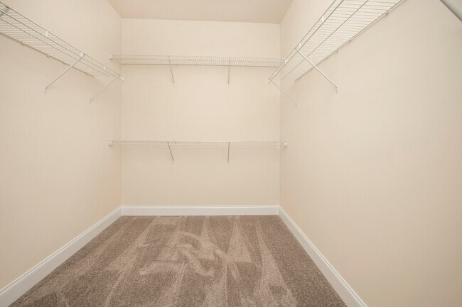 Photo - 120 Heathbrook Ln