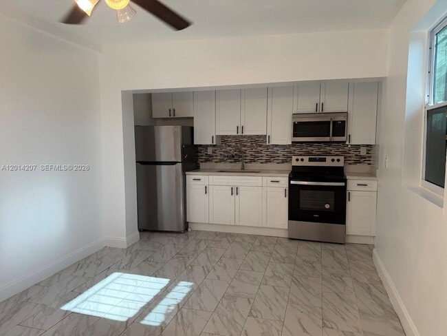 Building Photo - 7840 NW 5th Ave Unit #4