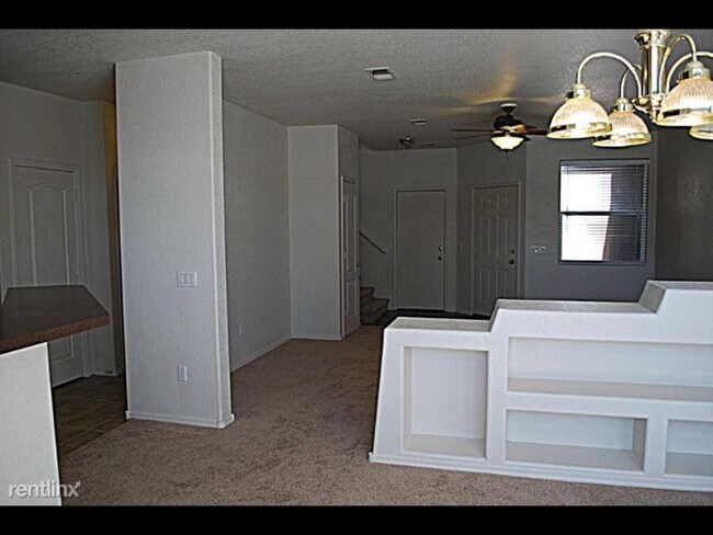 Photo - 6432 Los Pueblos Pl NW