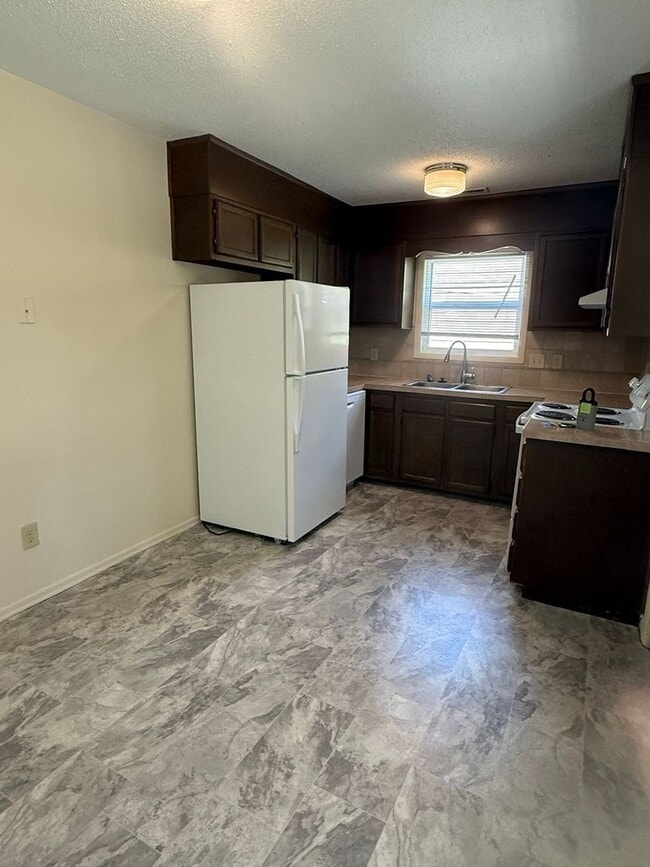 Photo - 2 bedroom, 1 bath Duplex