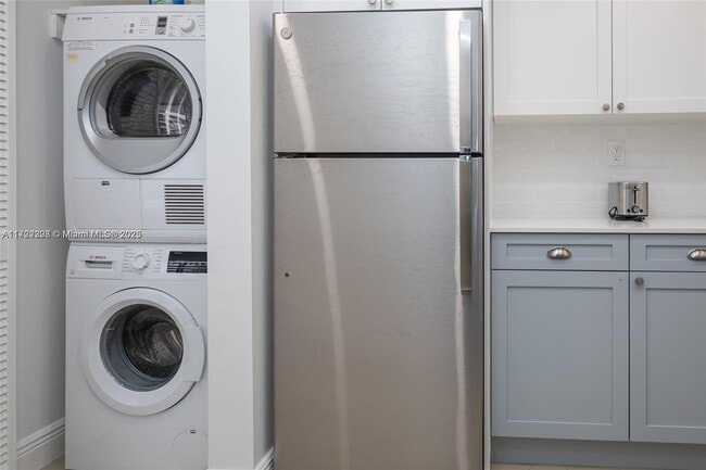 Photo - 5161 Collins Ave Unit 812