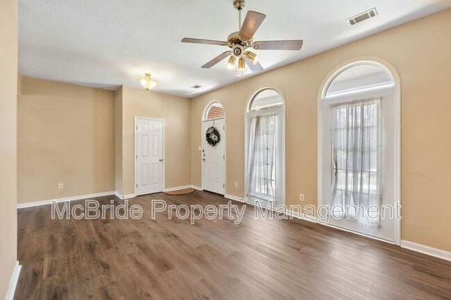 Photo - 928 Hunting Horn Wy