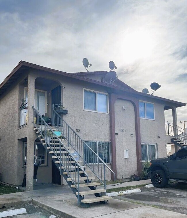 Photo - **TWO WEEKS FREE RENT!! ACCEPTS SECTION 8!!** Spacious second floor apartment with large living r... Unit 2420 Ellis St #C