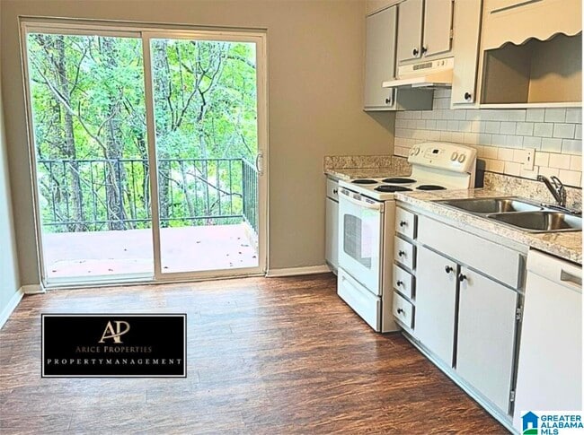 Photo - 820 Beacon Pkwy E Unit D