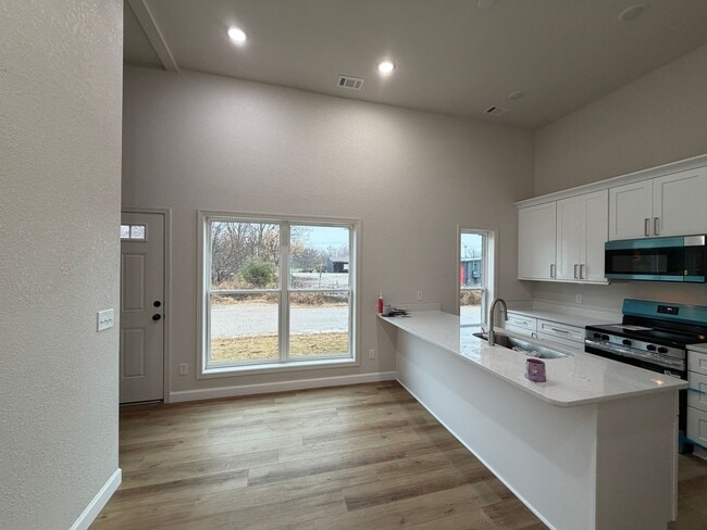 Photo - 325 Houghton St Unit A